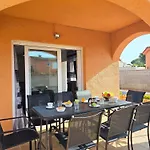 Gemma فيلة L' Escala